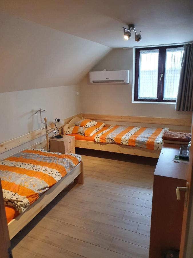 Berger Pince és vendégház Csaszartoltes Extérieur photo